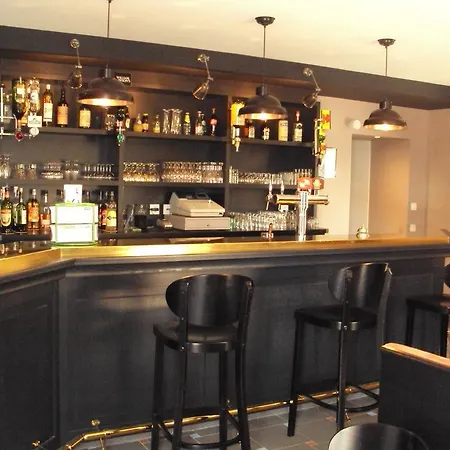 Hotel Anne De Bretagne 2*